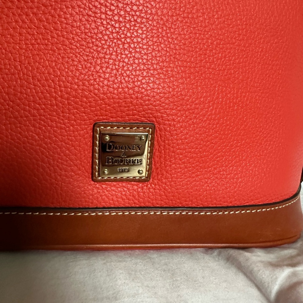 Dooney & Bourke Leather handbag with crossbody strap - Picture 3 of 6